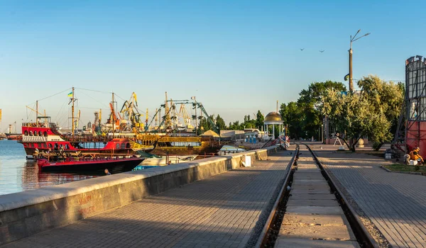 Berdyansk Ucraina 2020 Embankment Del Mar Azov Berdyansk Ucraina Una — Foto Stock