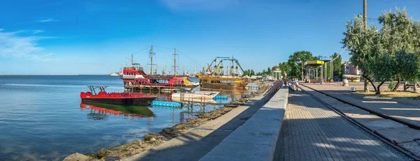 Berdyansk Ukraina 2020 Fritidsbåtar Vallen Azovska Sjön Berdyansk Ukraina Sommarmorgon — Stockfoto