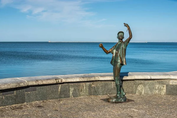 Berdyansk Ukraine 2020 Monument Fisherman Embankment Berdyansk Ukraine Sunny Summer — Stock Photo, Image