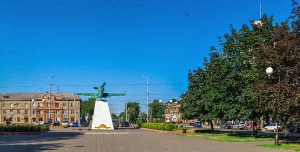 Zaporozhye ウクライナ07 2020 サポロジー ウクライナの戦士航空機への記念碑 晴れた夏の朝 — ストック写真