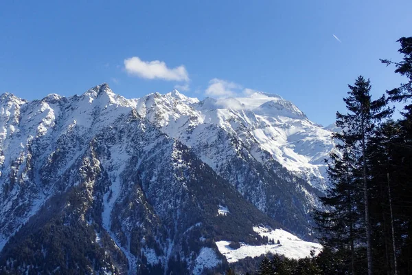 スイス ブレニオ レポンタイン アルプスのスキー場の山のパノラマ — ストック写真