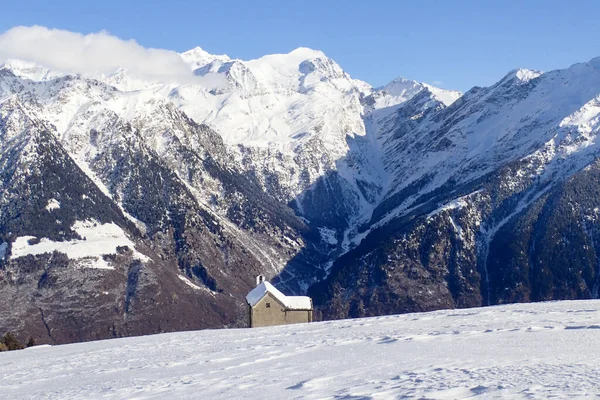 Blenio Szwajcaria Górska Panorama Terenu Narciarskiego Alpach Lepontyńskich — Zdjęcie stockowe