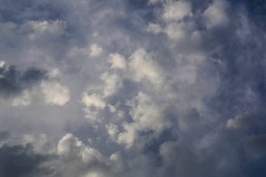 Dramatik Bulutlu Gökyüzü ve Gök Gürültüsü, Arap Denizi üzerindeki Bulut