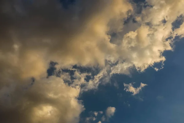 劇的な曇りの空と雷雨 アラビア海の上のCloudscape — ストック写真