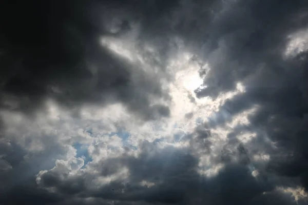 劇的な曇りの空と雷雨 アラビア海の上のCloudscape — ストック写真