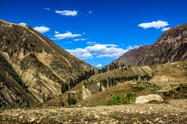 Naran Vadisi, Mansehra Bölgesi, Khyber-Pakhtunkhwa, Pakistan 'ın kuzey bölgelerindeki kar dağlarının jeolojik yapısı