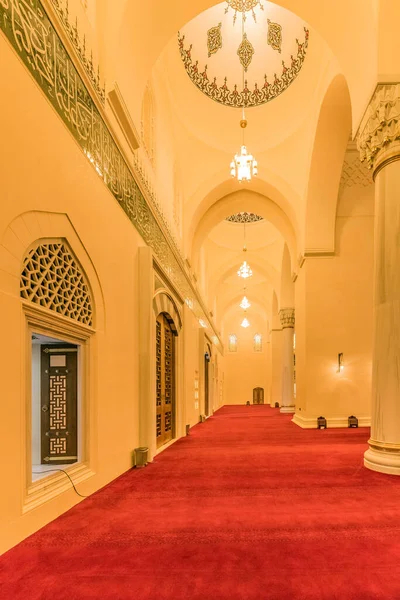 Innenansicht Der Sharjah Moschee Der Universitätsstadt Eine Berühmte Touristenattraktion Dubai — Stockfoto