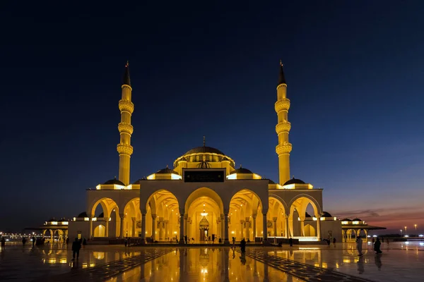 Vista Nocturna Mezquita Sharjah University City Una Famosa Atracción Turística — Foto de Stock