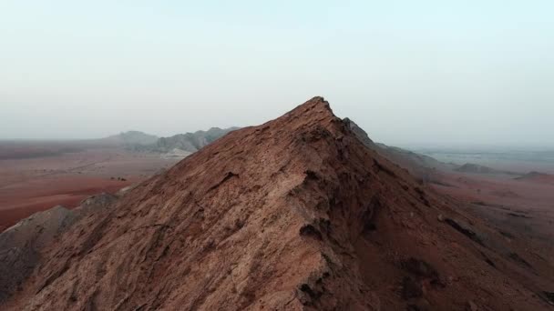 Drone Footage Luchtfoto Van Fossiele Rotsen Meliha Woestijn Met Zandribbels — Stockvideo