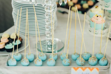 Bir düğün şeker Bar üzerinde macaroons