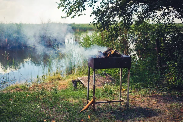 Nature Landscape Cozy Lake Green Grass Trees Metal Brazier Fire — Stock Photo, Image