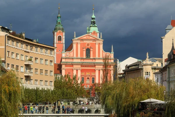 View Ljubljanica River Old City Dark Stormy Clouds Background Autumn — Stock Photo, Image