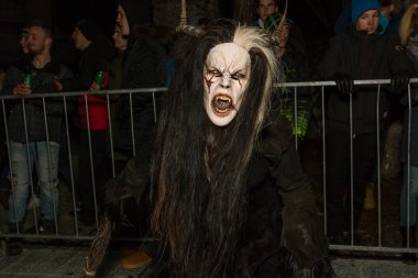 Podkoren, Slovenija - 30th Kasım 2018: Kimliği belirsiz 