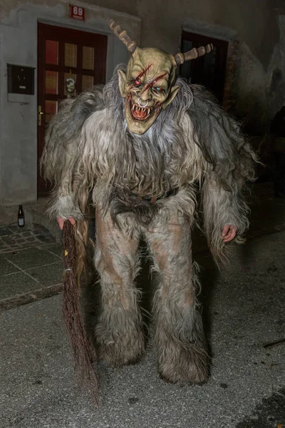 Podkoren, Slovenija - 30th Kasım 2018: Kimliği belirsiz 