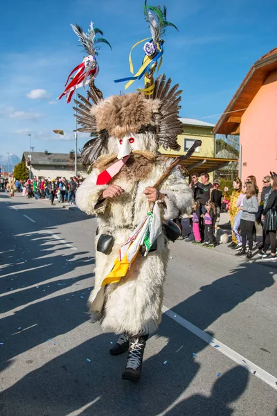 Vir Eslovenia Marzo 2019 Máscaras Nacionales Eslovenas Kurent Bailando Las — Foto de Stock