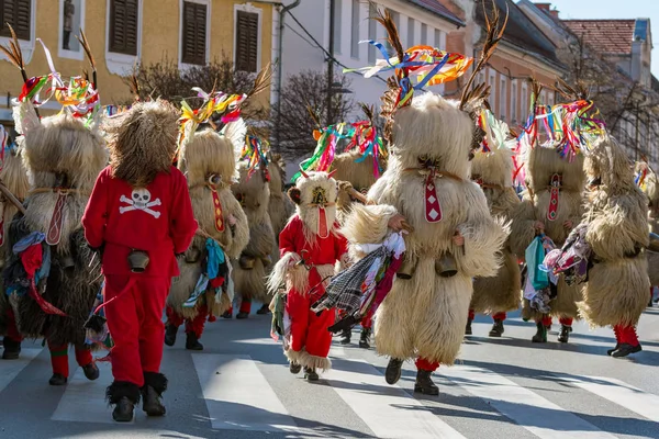 Ormoz Slovenië Maart 2019 Sloveense Nationale Maskers Kurent Dansen Straten Rechtenvrije Stockfoto's