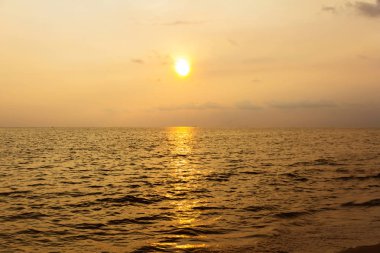 günbatımı gökyüzü güzel deniz üzerinde sakin atış