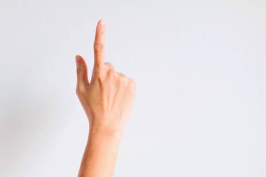 İşaret parmağı bir şey işaret kadın el.