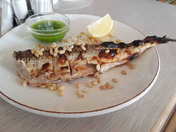 Omul fish steak; local fish of Lake Baikal area in Siberia, Russ — Stock Photo, Image