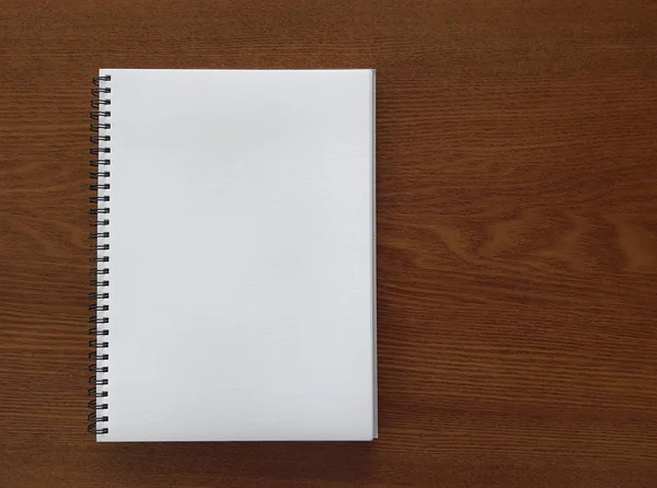 Caderno Esboços Branco Sobre Fundo Madeira Com Copyspace — Fotografia de Stock