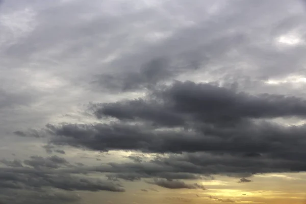 Dramatik Günbatımı Gökyüzü Fırtına Bulutları Arka Planı Için — Stok fotoğraf