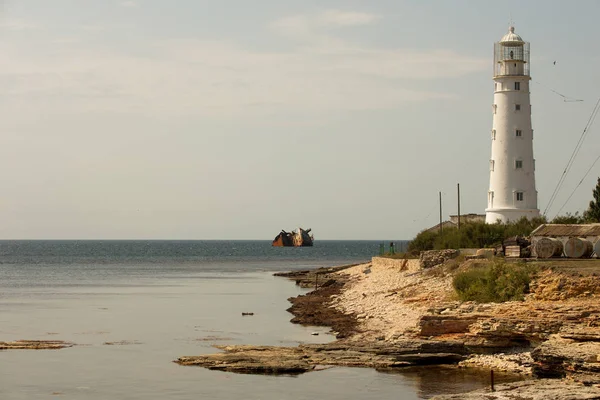 Chersonesus deniz feneri, Kırım Yarımadası'nın Chersonesus Burnu'nda aktif bir deniz feneridir. İdari olarak Sivastopol şehrine aittir ve en batı noktasında yer alır.