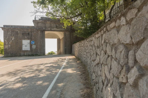 Baydar kapısı, Kırım'da Balaclava yakınlarında.