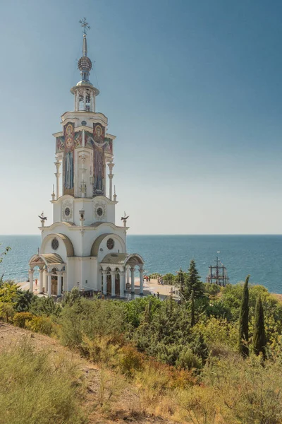 Memorial às vítimas nas águas da Crimeia. Templo do Farol São Nicolau de Myra — Fotografia de Stock
