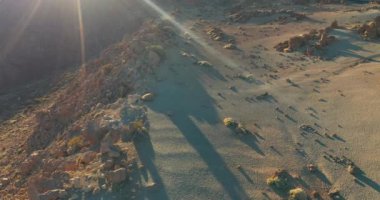 Mars 'ta hava görüntüsü. Kızıl Gezegen 'in sömürgeleştirilmesinin geleceksel bir kavramı..