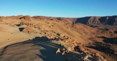Teide Ulusal Parkı, Tenerife, Kanarya Adaları 'ndaki Volkan Teide ve lav manzarası.