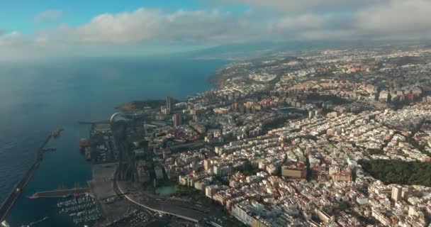 Luftaufnahme. Panorama der Stadt Santa Cruz de Tenerife, Teneriffa, Kanarische Inseln, Spanien. — Stockvideo