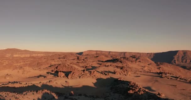 Vulkaan Teide en lava landschap in het Nationaal Park Teide - Tenerife, Canarische Eilanden. — Stockvideo