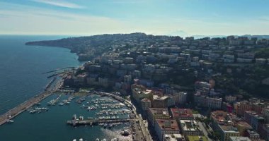 Napoli, İtalya 'nın tarihi merkezinin havadan görünüşü.