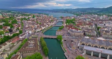 İsviçre 'nin önemli mali ve ekonomik merkezi Zürih' in havadan görüşü.