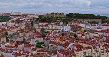 Lizbon, Portekiz 'deki Sao Jorge Kalesi' nin hava görüntüsü.