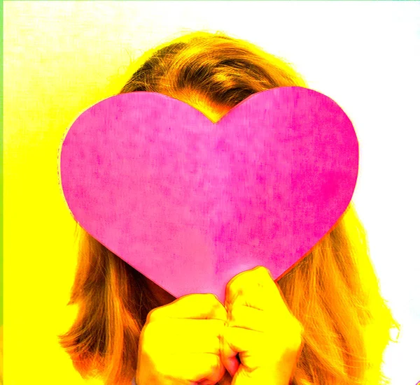 İşlenmiş fotoğraftaki bitmap çizimi. Tasarım için şablon. Sevgililer Günü tebrik kartı..