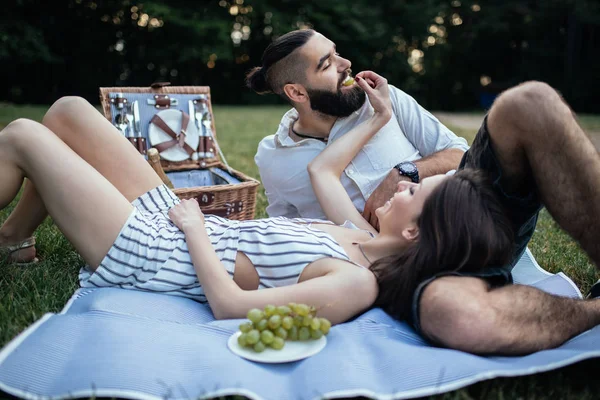 O amor não tem que ser perfeito, apenas verdade — Fotografia de Stock