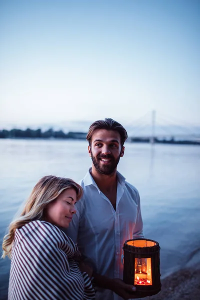 Casal Ligação Uma Data Noite — Fotografia de Stock