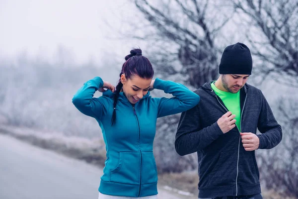 Young Couple Preparing Run Outdoors — Stock Photo, Image