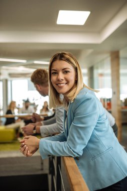 Toplantı başarılı iş kadın fotoğrafı.