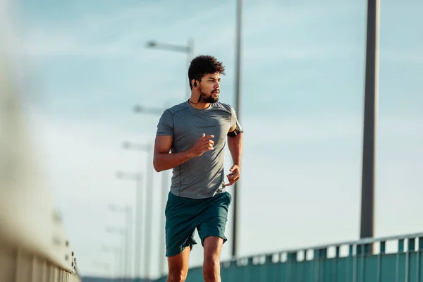 Atleta Hombre Corriendo Aire Libre —  Fotos de Stock