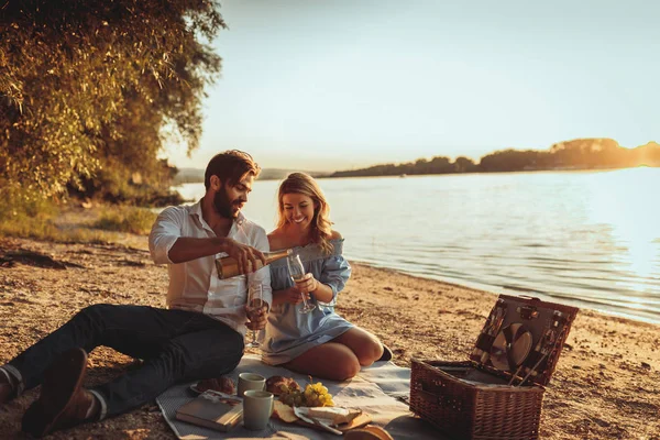 Pár Lásce Strávit Romantický Večer — Stock fotografie