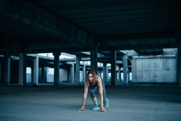 Atleet Vrouw Klaar Voor Een Run — Stockfoto