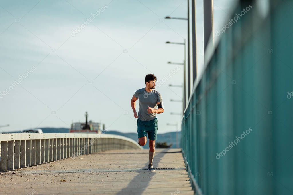 Бегу по мостам