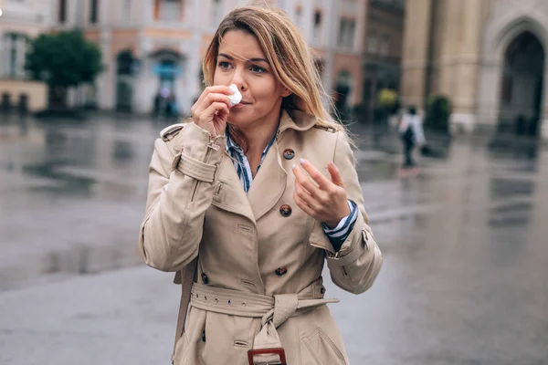 Young Well Dressed Woman Blowing Her Nose Rainy Day City — Stock Photo, Image