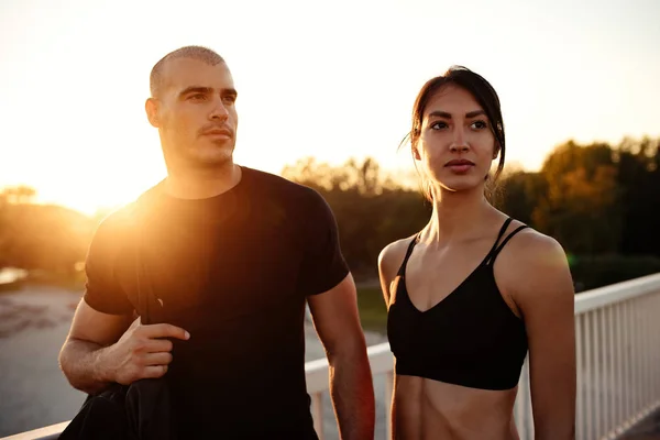 Junge Sportfreunde Fahren Nach Dem Training Nach Hause — Stockfoto