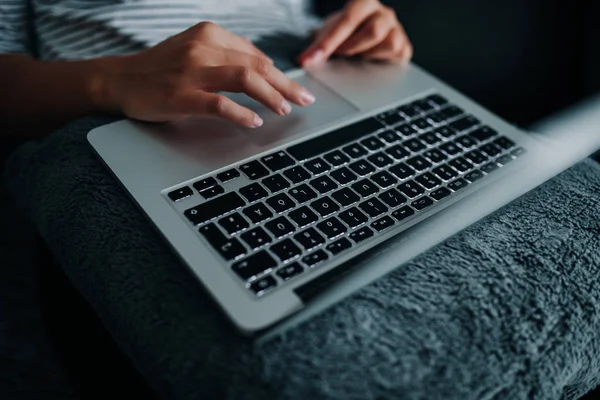 Close Shot Female Working Computer — Stock Photo, Image