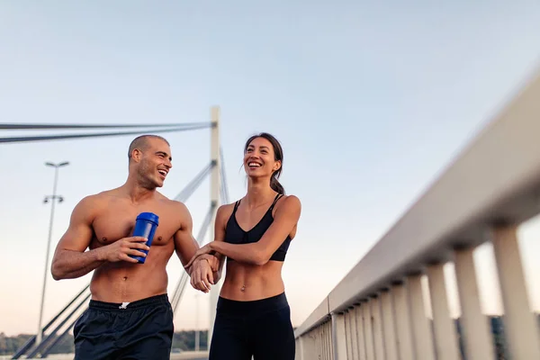 Una Joven Pareja Hermosa Forma Está Regresando Felizmente Buen Entrenamiento — Foto de Stock