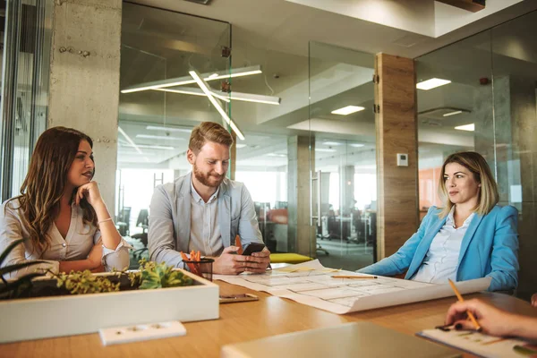 Cheerful Businesspeople Working Together Project — Stock Photo, Image