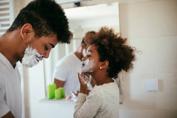 Cute Young African American Girl Shaving Her Dad — Stock Photo, Image